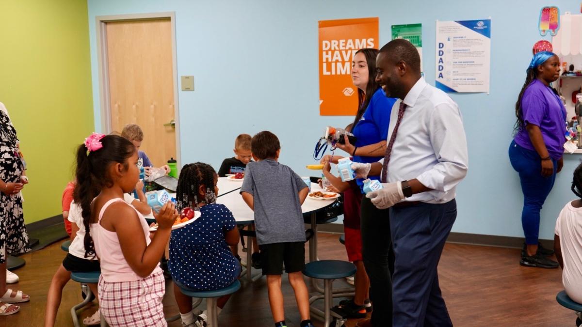 Amo Meets with Boys & Girls Club