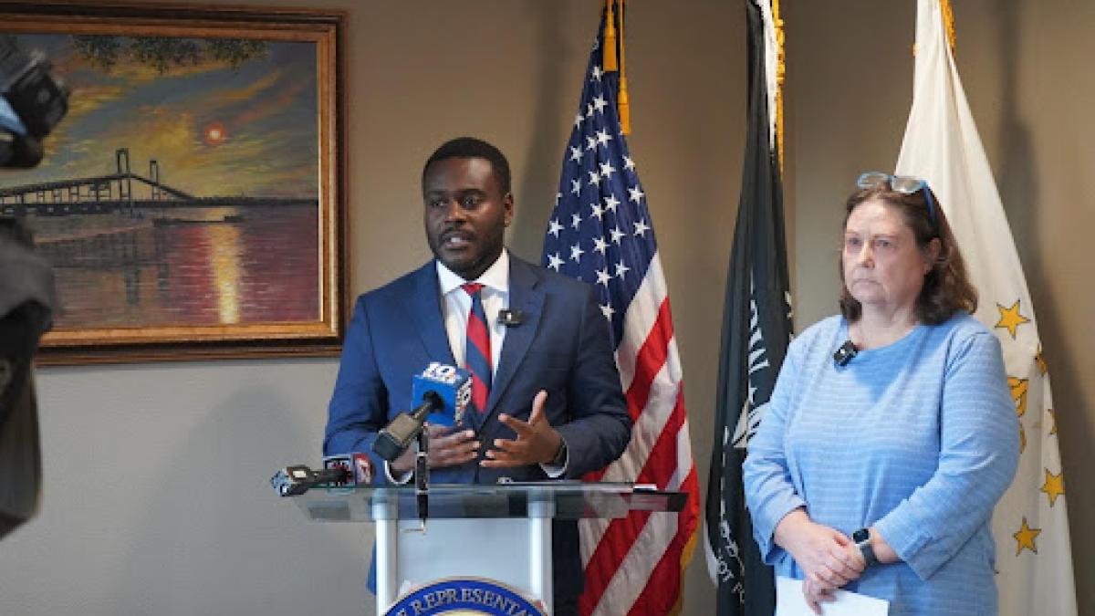 Amo, Local Substitute Teacher Facing Skyrocketing Premiums Call Out Republican Health Care Crisis